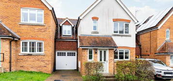 3 bedroom link detached house for sale