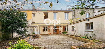 Maison  à vendre, 6 pièces, 5 chambres, 152 m²