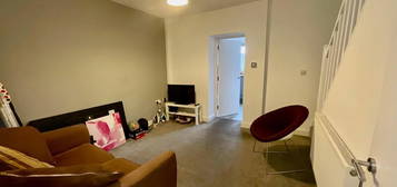 Room to rent in Clouds Hill Road, St George, Bristol BS5