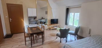 Studio 30m2 meublé 350/ mois