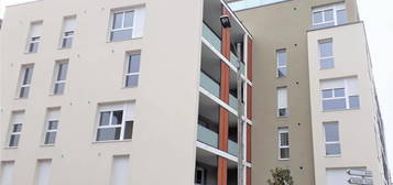 Appartement T3 avec garages et balcon à BOURGOIN JALLIEU