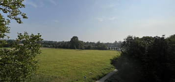 +*Rentnerwohnung mit stufenlosem Zugang und Blick in die Natur*+