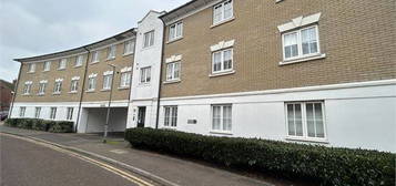 Flat to rent in George Williams Way, Colchester CO1