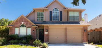 723 Avery Dr, Sugar Land, TX 77479