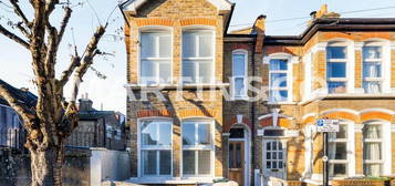 3 bedroom end of terrace house