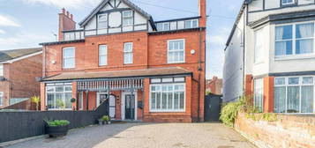 5 bedroom semi-detached house for sale