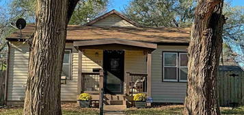 1103 Pennsylvania St, Lawrence, KS 66044