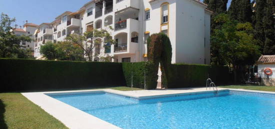 Apartamento en venta en La Carihuela - Los Nidos