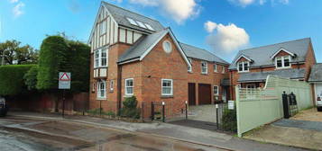 3 bedroom semi-detached house