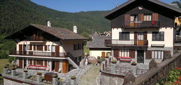 Quadrilocale Rue Trois Villages, Centro, Brusson