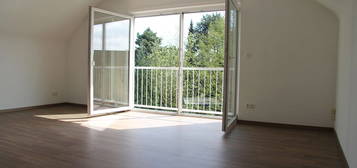 Gemütliche gepfl. 2-Zimmer-DG-Whg. EBK franz. Balkon 33330 Gütersloh, Nähe Mohns Park