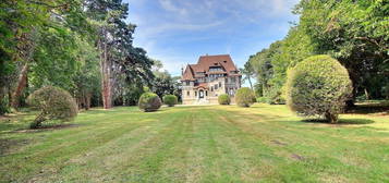 Maison  à vendre, 16 pièces, 9 chambres, 750 m²