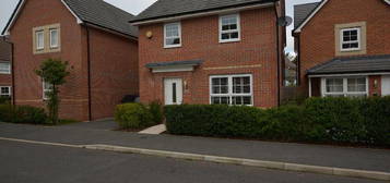 4 bedroom detached house to rent