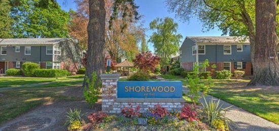 Shorewood, Mercer Island, WA 98040