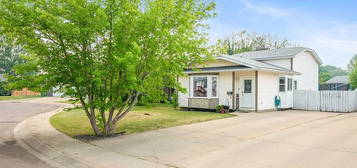 3408 E 45a Ave, Lloydminster, SK S9V 1T5