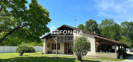 Maison traditionnelle landaise sur un terrain de 1 466 m2, hors lotissement