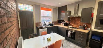 4 bedroom terraced house