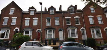 6 bedroom terraced house