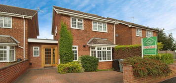 4 bedroom link detached house for sale