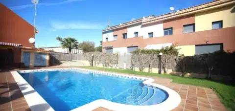 Casa adosada en Calafell Residencial