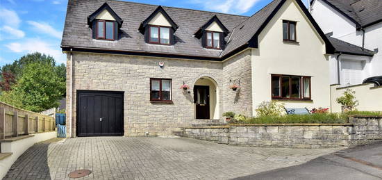 5 bed detached house for sale