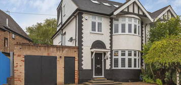 6 bedroom semi-detached house