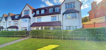 2 bedroom ground floor flat for sale