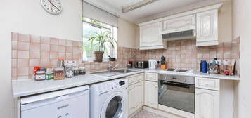 Flat to rent in Culford Road, Islington, Canonbury, London N1