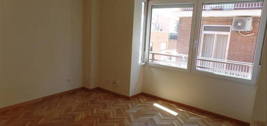 Piso en venta en Calle de Almansa, Bellas Vistas