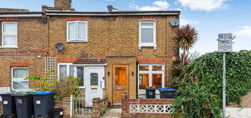 End terrace house to rent in Addington Road, Croydon CR0