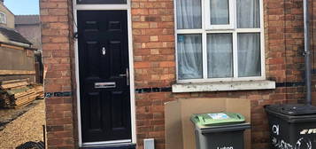 4 bed terraced house to rent