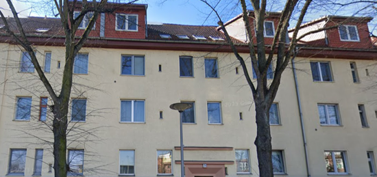 Schöne 2-Zimmer Dachgeschosswohnung mit Balkon in Tempelhof