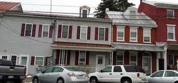 338 N  Main St #3, Bernville, PA 19506