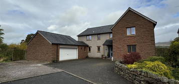 5 bed detached house for sale