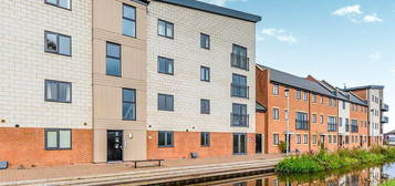 Flat to rent in Quay Side, Stoke-On-Trent, Staffordshire ST1