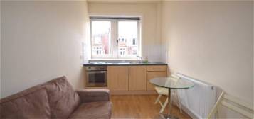 Flat to rent in Palace Court, Notting Hill / Bayswater W2