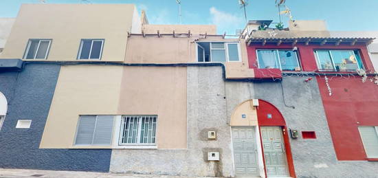 Casa adosada en venta en La Salle - Cuatro Torres