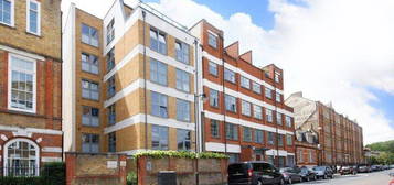 Flat to rent in De Beauvoir House, London N1