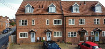 4 bedroom terraced house to rent