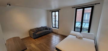 Studio de 24 m² style loft new-yorkais – rénové