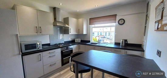 4 bedroom terraced house