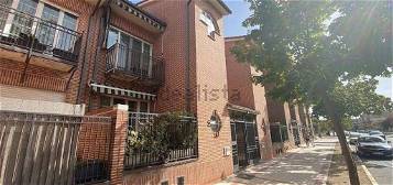 Casa en calle Ignacio Serrano en Covaresa - Parque Alameda, Valladolid