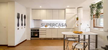 Apartamento T1+1 Como Novo com Varanda e Box - Vilar do Paraíso