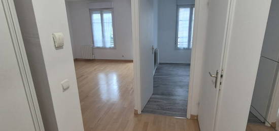 Appartement 2 pièces refait à neuf avenue du Ponant 92390 VI