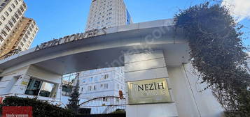 NEZİH TOWERS'TA FİNANS MERKEZİ'NE KOMŞU, HAVUZLU,EBEVEYN BANYOLU