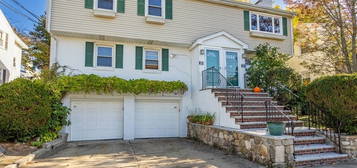 35 Desmond Ave #35, Watertown, MA 02472