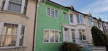 6 bedroom terraced house