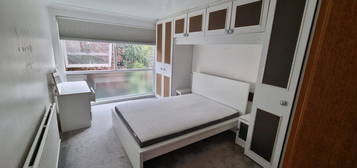 2 bed flat to rent