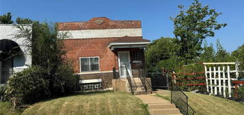 5225 Northland Ave, St Louis, MO 63113