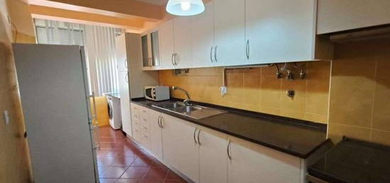 Apartamento T4 com varanda na Amora